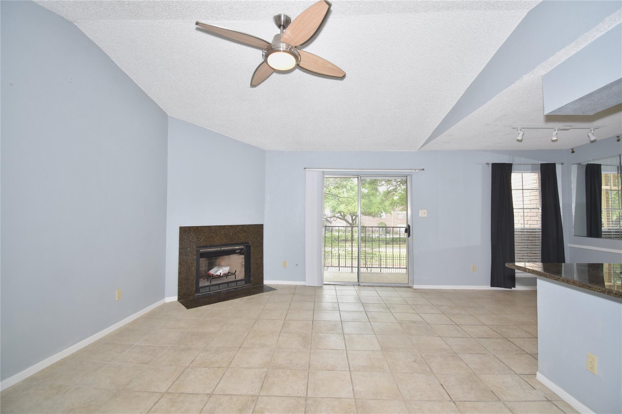 2120 El Paseo Street 108