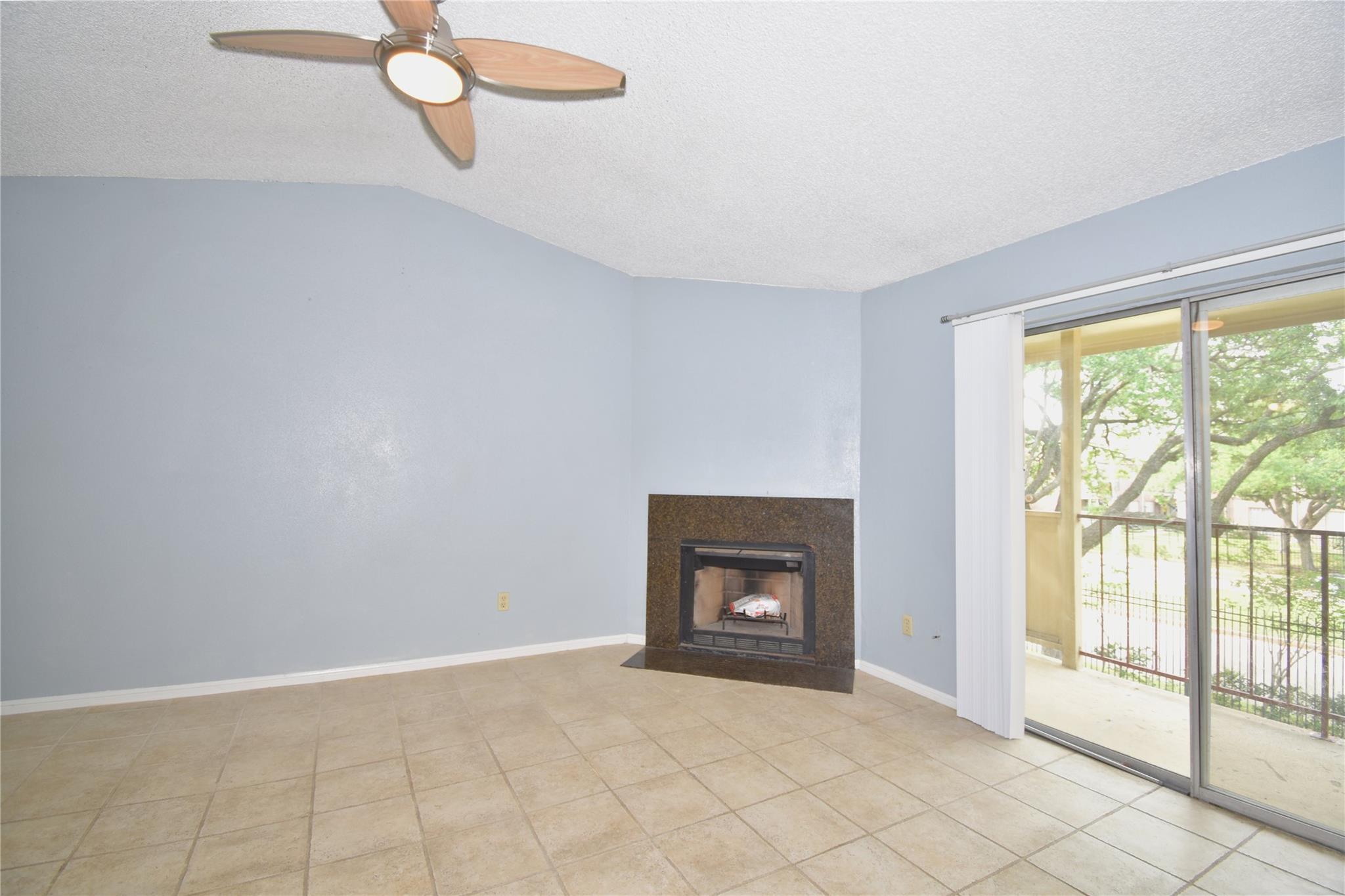 2120 El Paseo Street 108