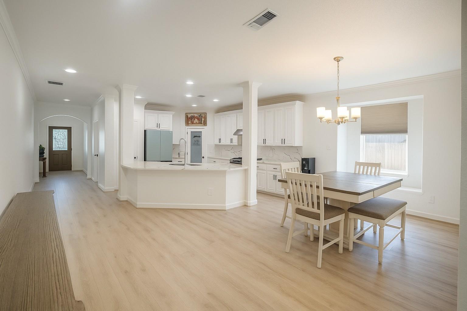 1905 Emerald Breeze Court