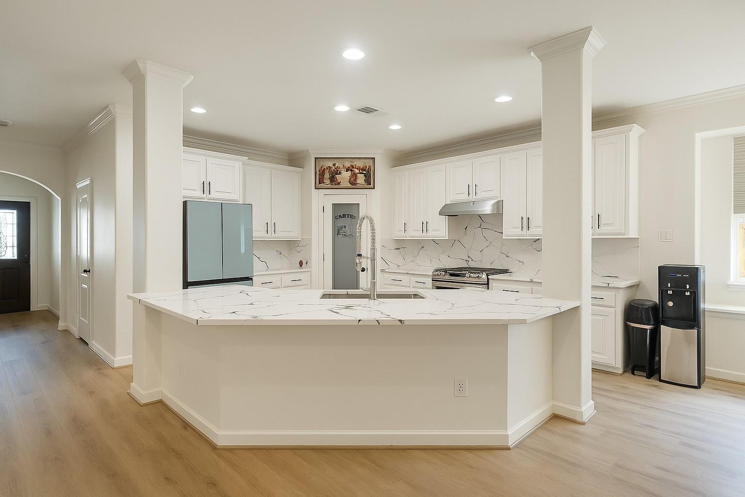 1905 Emerald Breeze Court