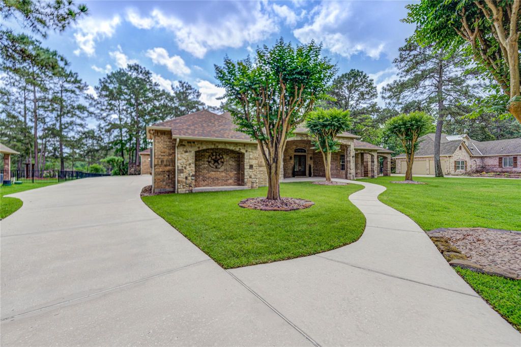 Photo of 28822 Lakeside Green, Magnolia, TX 77355 (MLS # 20800272)
