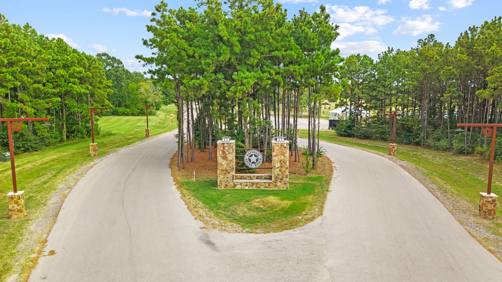 15389 Woodlife Road
