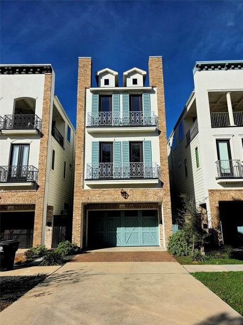 Photo of 613 W 26th Street, Houston, TX 77008 (MLS # 25126304)