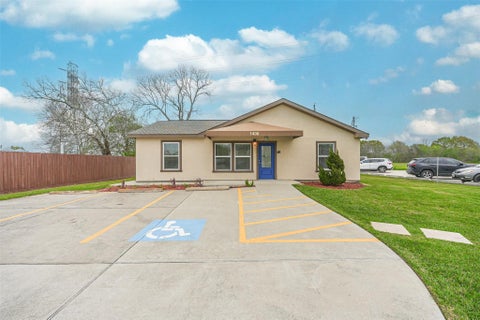 Photo of 1408 W Highway 6 Hwy, Alvin, TX 77511 (MLS # 9473055)