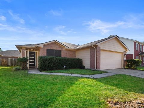 Photo of 4923 Cotton Ridge Trail, Houston, TX 77053 (MLS # 48564254)