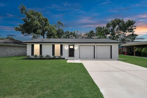 Photo of 2305 Buchanan Dr Dr, Baytown, TX 77520 (MLS # 45562554) Photo of 2305 Buchanan Dr Dr, Baytown, TX 77520 (MLS # 45562554)