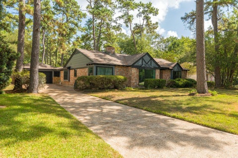 Photo of 1915 Seven Oaks Drive, Kingwood, TX 77339 (MLS # 42220222)