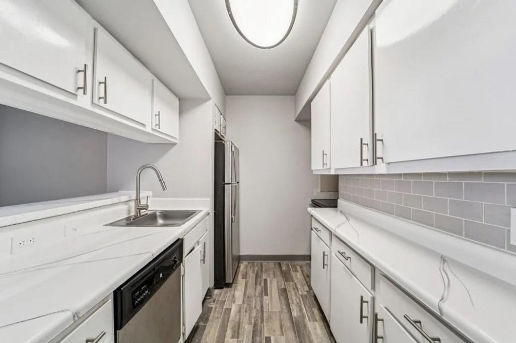 Photo of 2815 Greenridge Drive #1-089, North Houston, TX 77057 (MLS # 16579707)