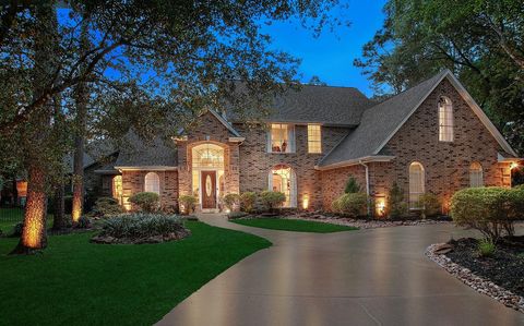 Photo of 38 Southgate Drive, The Woodlands, TX 77380 (MLS # 74292245)