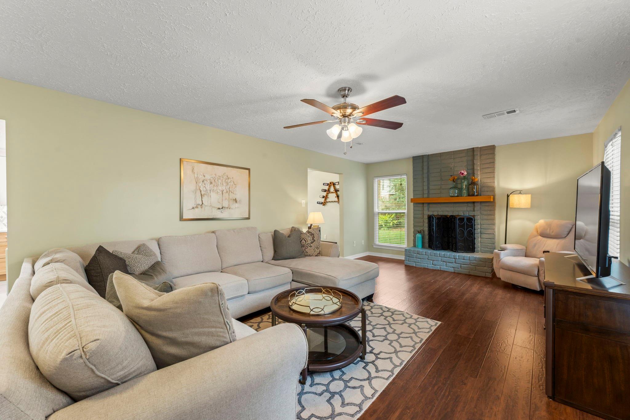 2107 Level Oak Place