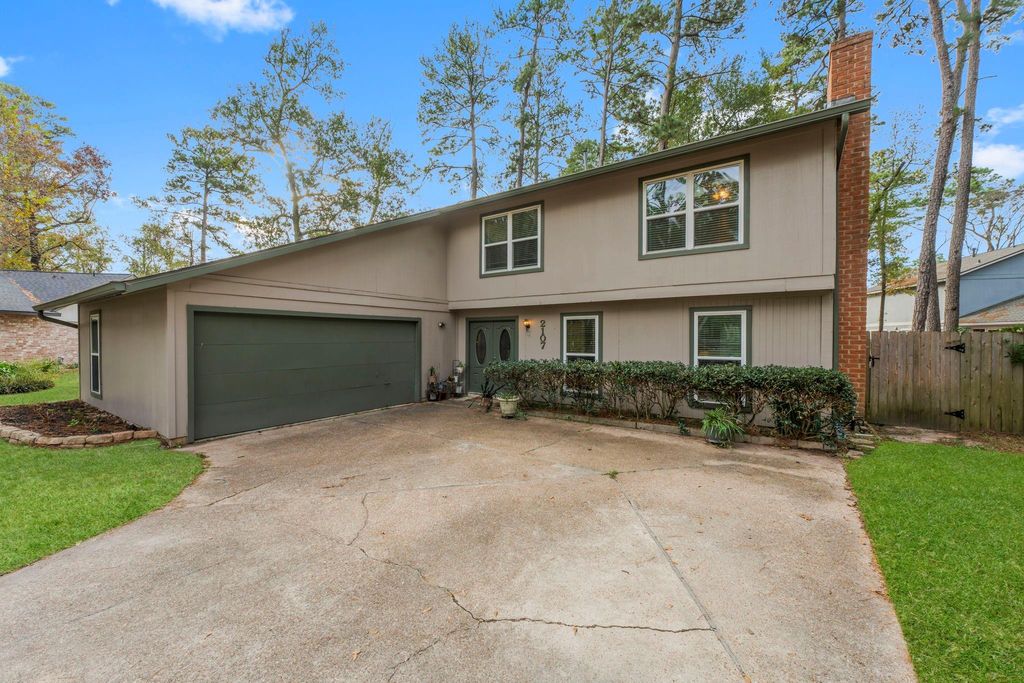 Photo of 2107 Level Oak Place, The Woodlands, TX 77380 (MLS # 9305984)