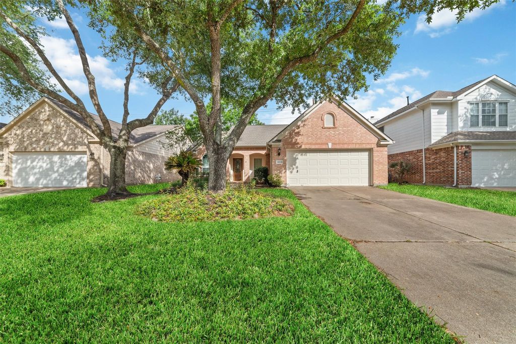 Photo of 20822 Whitevine Way, Katy, TX 77450 (MLS # 58668253)