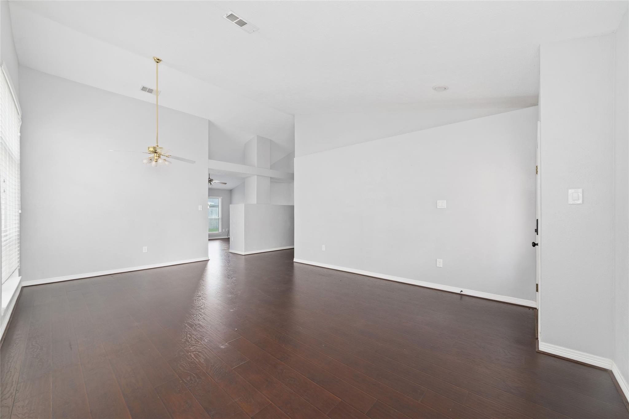 20822 Whitevine Way
