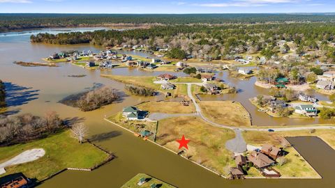 Photo of 5 Island Point, Huntsville, TX 77340 (MLS # 56233159)