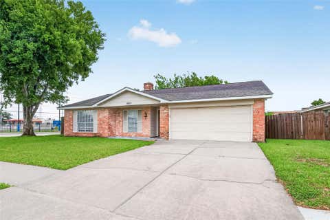 Photo of 9903 Towne Tower Lane, Sugar Land, TX 77498 (MLS # 69471494)