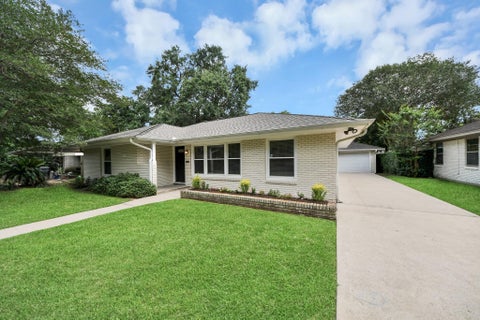 Photo of 3419 Norris Drive, Houston, TX 77025 (MLS # 64079470)