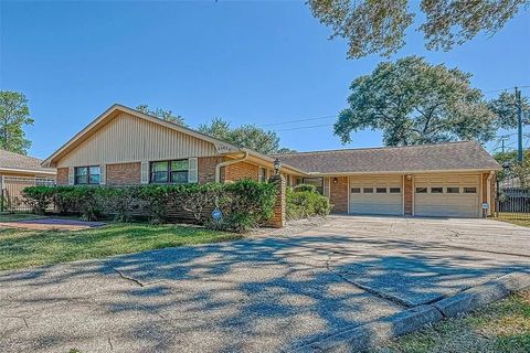 Photo of 6543 Kury Lane, Houston, TX 77008 (MLS # 62628992) Photo of 6543 Kury Lane, Houston, TX 77008 (MLS # 62628992)