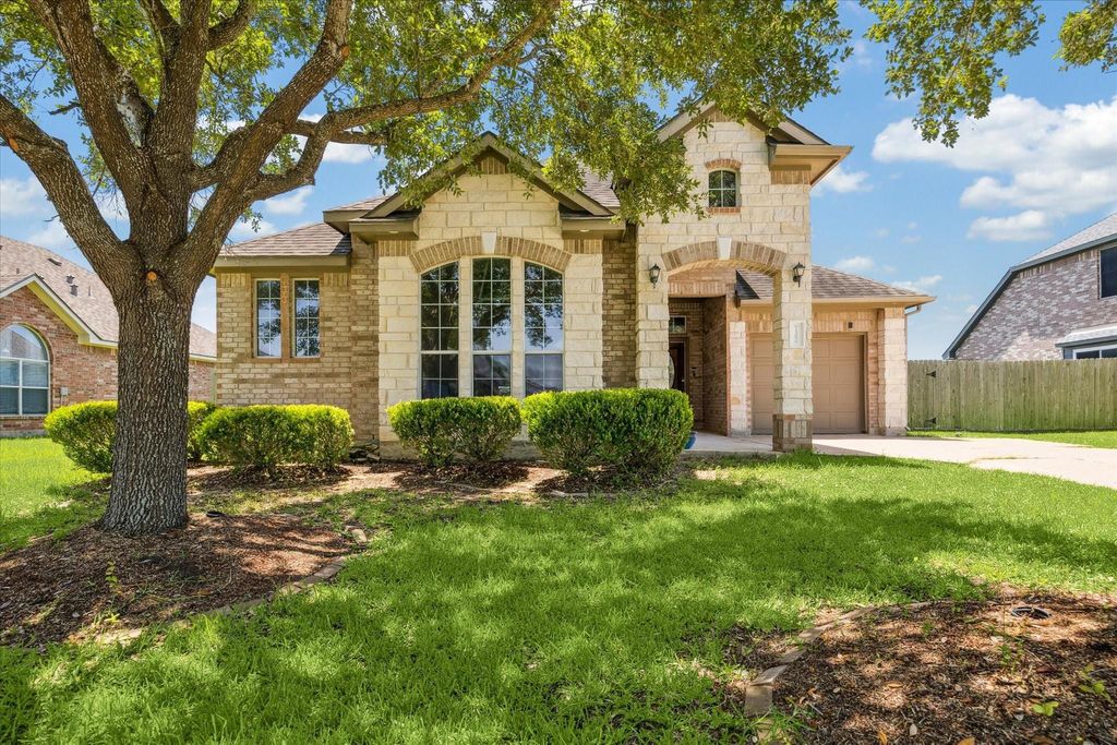 Photo of 7304 Valentine Lane, Pearland, TX 77584 (MLS # 32333665)