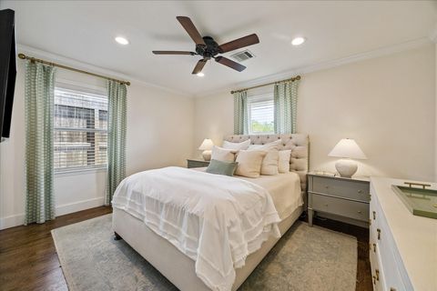 Tiny photo for 10328 Brinwood Drive, Houston, TX 77043 (MLS # 21560440)