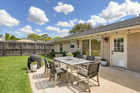 Tiny photo for 10328 Brinwood Drive, Houston, TX 77043 (MLS # 21560440)
