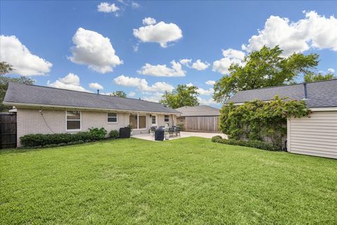 Tiny photo for 10328 Brinwood Drive, Houston, TX 77043 (MLS # 21560440)