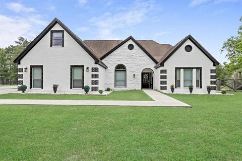 Photo of 9010 Terry Estates Drive, Orange, TX 77630 (MLS # 84441367)