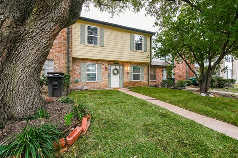 Photo of 7931 Ellinger Lane, Houston, TX 77040 (MLS # 31912158)
