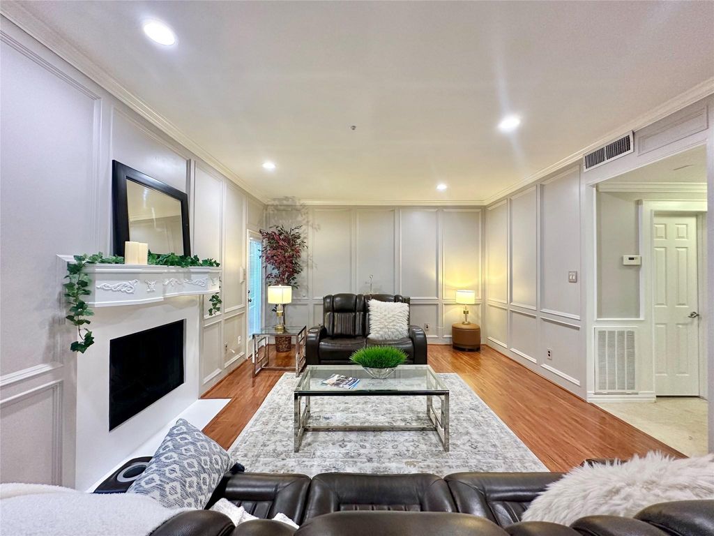 Photo of 2514 Nantucket Drive #C, Houston, TX 77057 (MLS # 14345962)