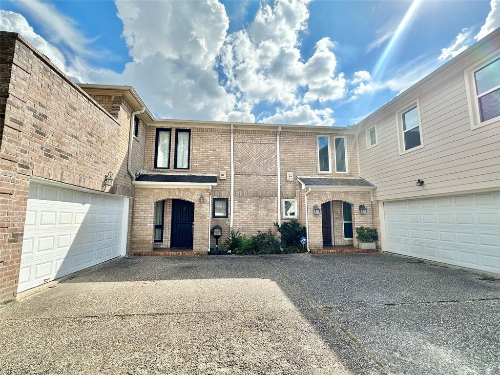 Photo of 2514 Nantucket Drive #C, Houston, TX 77057 (MLS # 14345962)