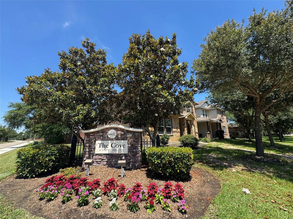 Photo of 8107 Gran Villa Drive, Cypress, TX 77433 (MLS # 16337414)