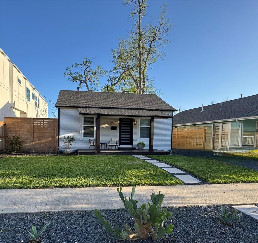 Photo of 1033 Adele Street, Houston, TX 77009 (MLS # 63587072)