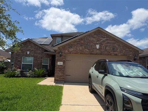 Photo of 2302 Sandy Sea Road, Rosenberg, TX 77469 (MLS # 96166946)