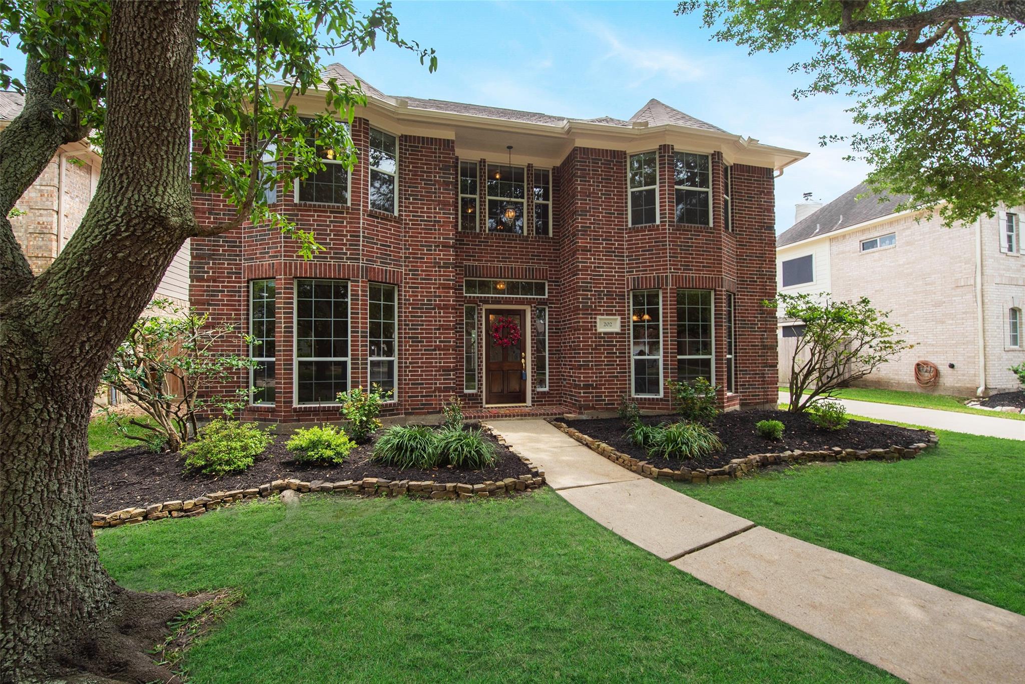 202 Mariner Cove Court