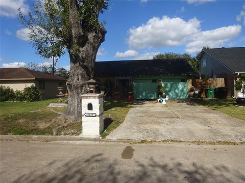 Photo of 5130 Wickview Ln, Houston, TX 77053 (MLS # 79916672)