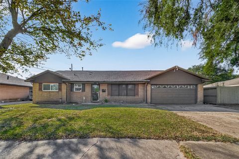 Photo of 8726 Glenloch Drive, Houston, TX 77061 (MLS # 16489769)