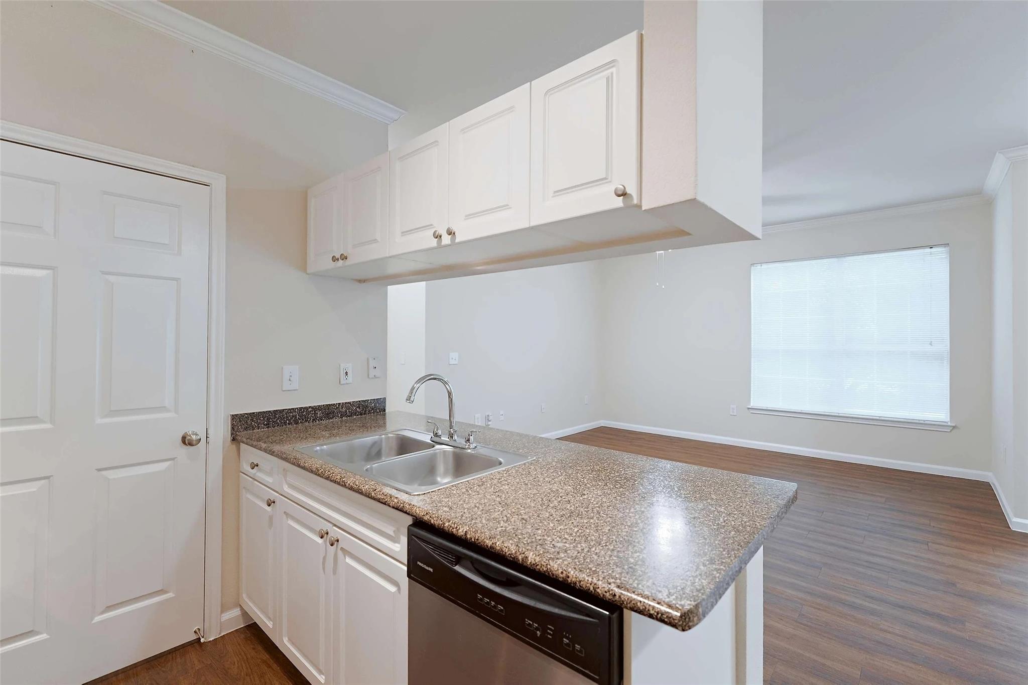 10505 S I-35 Frontage Road 222