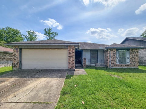 Homes For Sale - 23211 Timberbrook Drive<br/> Spring, TX 77373