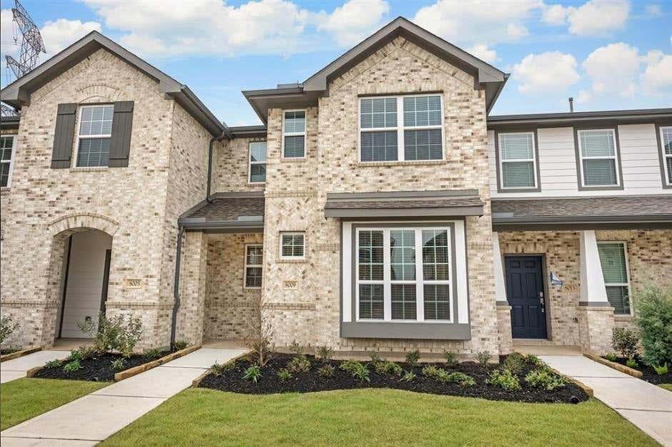 Photo of 8009 Scanlan Trail Trl, Missouri City, TX 77459 (MLS # 62903022)