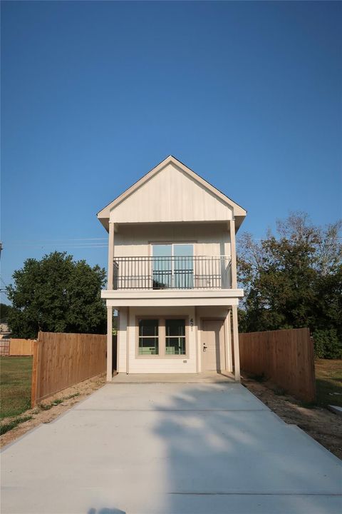 Photo of 421 S Nugent Street, La Porte, TX 77571 (MLS # 45362900)