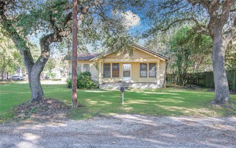 Photo of 1003 Prairie Street, Columbus, TX 78934 (MLS # 69189252)
