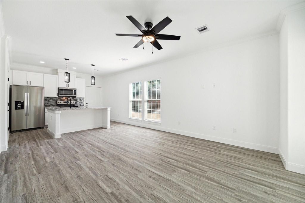 Photo of 120 W Mulberry Avenue, Wharton, TX 77488 (MLS # 38037318)