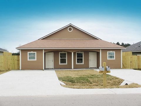 Photo of 119 South Bend Court #B, Willis, TX 77378 (MLS # 24588331)