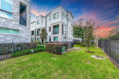 Tiny photo for 1038 Timbergrove Yards Lane, Houston, TX 77008 (MLS # 51509728)