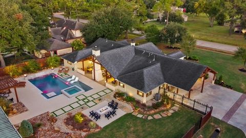 Photo of 904 W Castlewood Avenue, Friendswood, TX 77546 (MLS # 85445823) Photo of 904 W Castlewood Avenue, Friendswood, TX 77546 (MLS # 85445823)