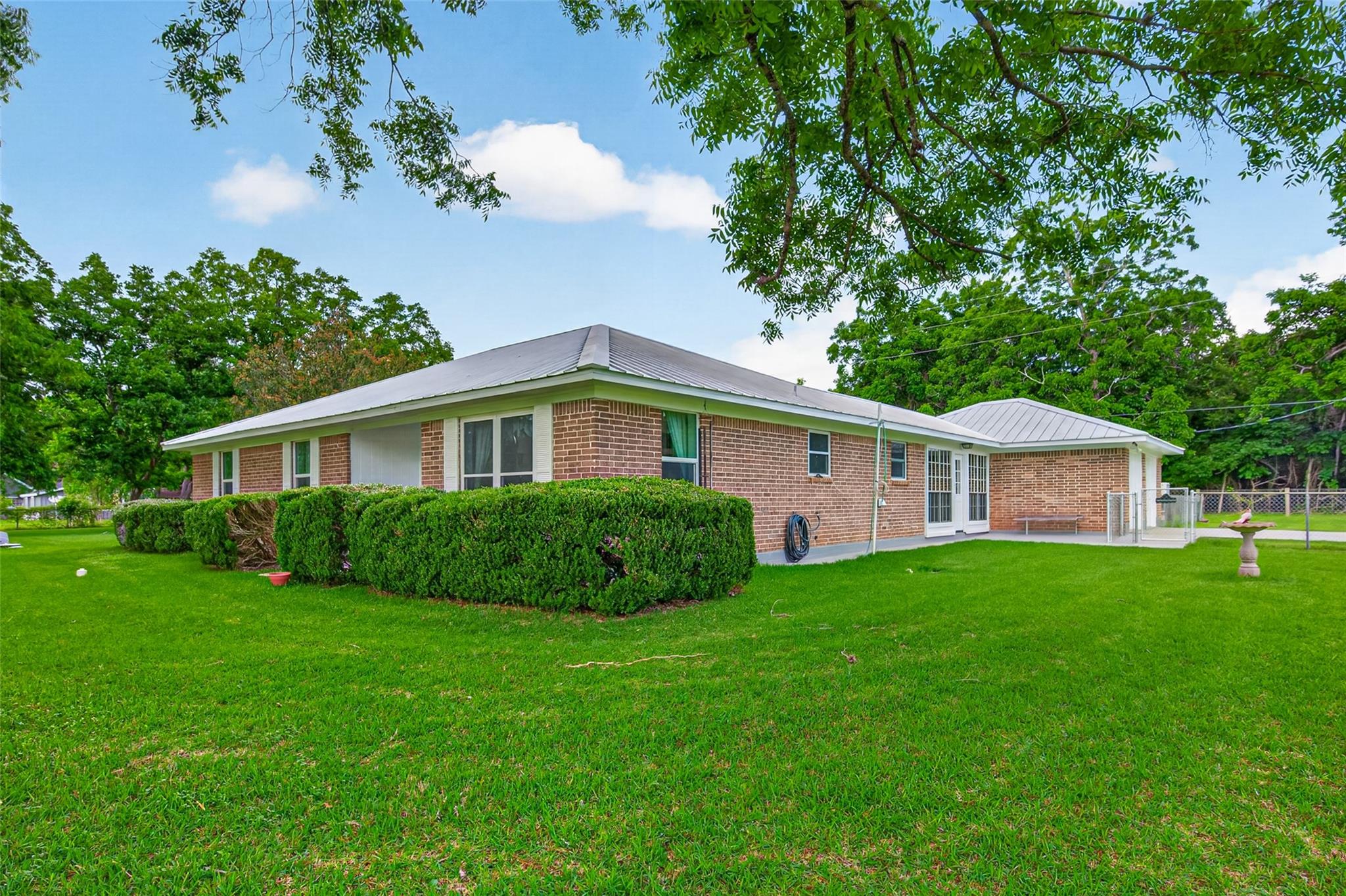 1004 Wagon Road