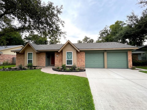 Photo of 4207 Birchton Street, Houston, TX 77080 (MLS # 7918376)