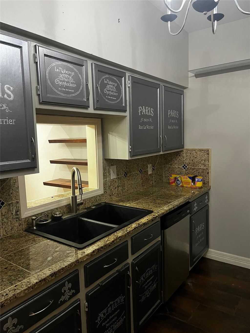 Photo of 4001 Tanglewilde Street #1203, Houston, TX 77063 (MLS # 50419867)