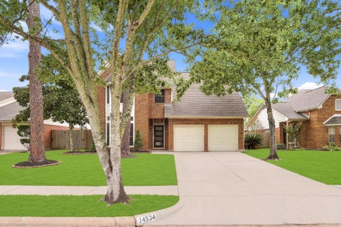 Photo of 14534 Fair Knoll Way, Houston, TX 77062 (MLS # 49845294)