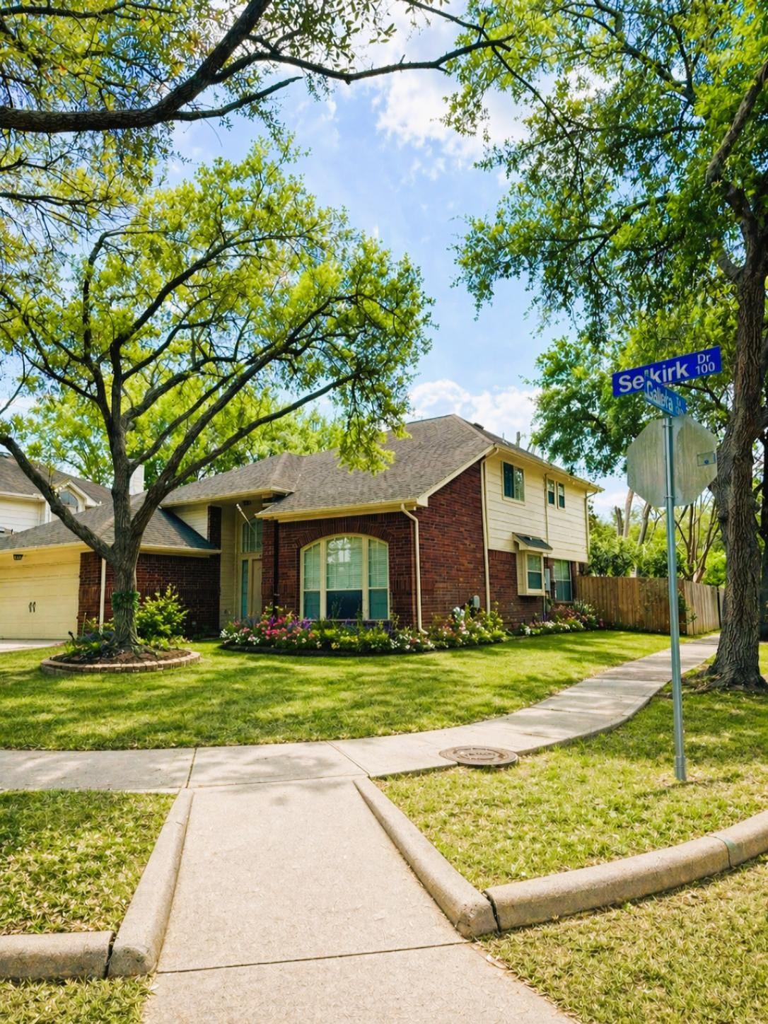 126 Selkirk Drive