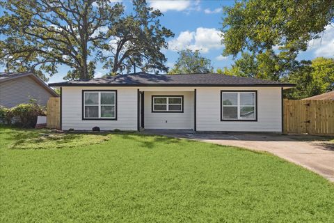 Photo of 15506 Vonnett Street, Channelview, TX 77530 (MLS # 70696720) Photo of 15506 Vonnett Street, Channelview, TX 77530 (MLS # 70696720)